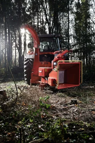 Broyeur-de-branches-dechiqueteuse-de-branches-derriere-tracteur-diametre-270-mm-large-in02