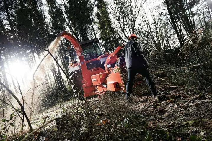 Broyeur-de-branches-dechiqueteuse-de-branches-derriere-tracteur-diametre-270-mm-large-out02