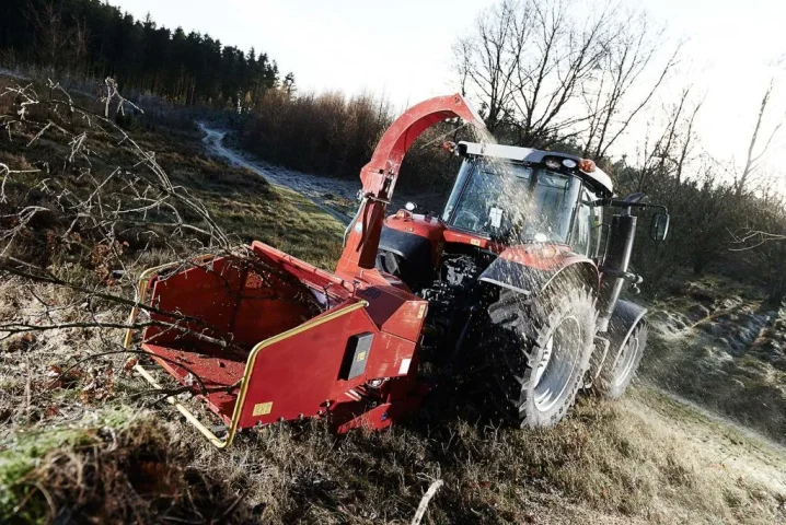 Broyeur-de-branches-dechiqueteuse-de-branches-derriere-tracteur-sur-prise-de-force-diametre-250-m-large-out02
